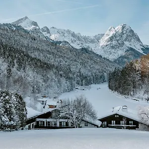 - Seehaus Riessersee Apartment